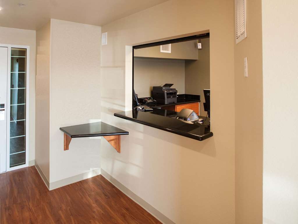 Woodspring Suites Des Moines Pleasant Hill Интерьер фото